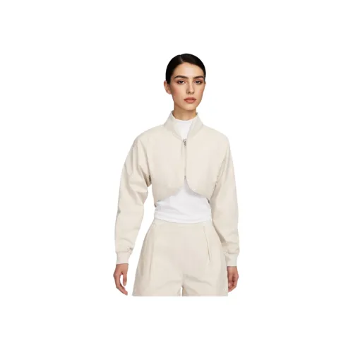 Nike Куртки Пальто Женские Светлый Earth Умбра