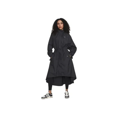nike Куртки и Пальто Женские Черные