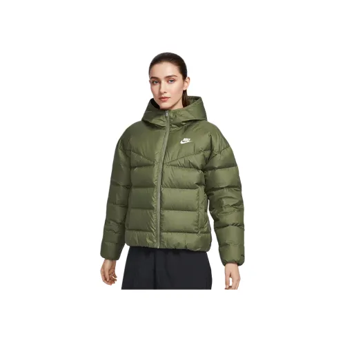 Nike Пуховики и зимние пальто Женские Оливковый Темно-зеленый