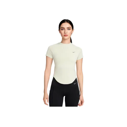 Nike T-Shirt Женская Светло-Зеленая