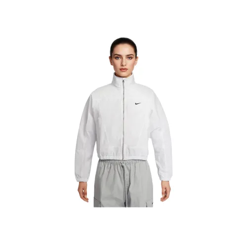 Nike Clothing Куртки и Пальто Женские Белые