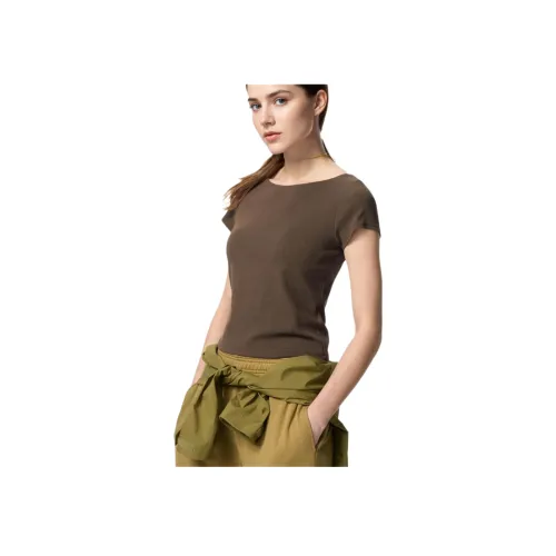 UNIQLO Умбра Женские Футболки