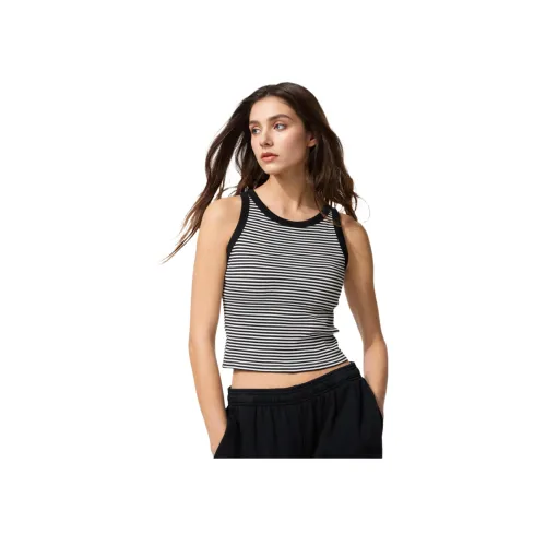 UNIQLO Черные Женские Майки