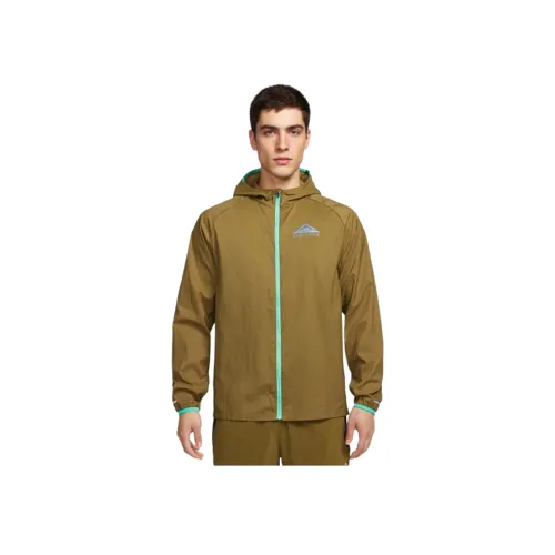 Nike Оливково-зеленый Мужские Куртки