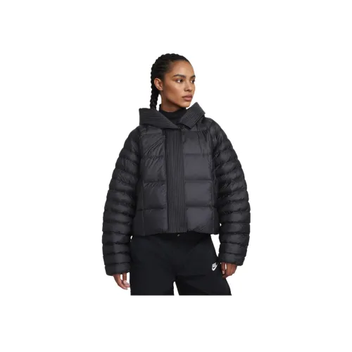NIKE Черные Женские Куртки