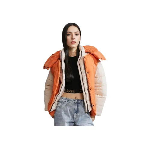 Calvin Klein Хлопковый пуховик женский с вырезом "Swallow's Neck" красного цвета