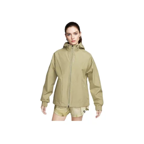 Nike Trail GORE TEX INFINIUM™ Куртки и пальто Женские Оливковый