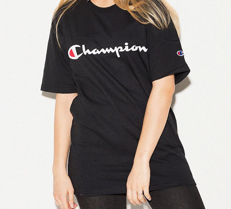 Champion T-Shirt Американская версия Унисекс Черный — фото 7