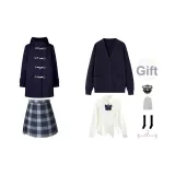 Темно-синий шерстяной пальто + темно-синий кардиган + белая длинная рубашка + январская короткая юбка + бант, значок + носки до икры + пылезащитный чехол + вешалка