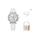 Мечтательный белый