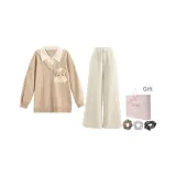 Светло-коричневый свитер + экрю штаны