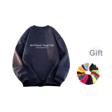 Темно-синяя вязаная шапка