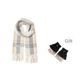 Шарф цвета экрю + черная перчатка с откидной крышкой