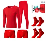 100% хлопок  
Средняя толщина  
Красный  
Комплект из 8 штук (1 рубашка с круглым вырезом и длинными рукавами, 1 штаны, 2 труса, 4 пары носков) с подарочной премиальной коробкой