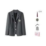 Серый костюм, в комплекте бесплатно: галстук + пылезащитный чехол + значок