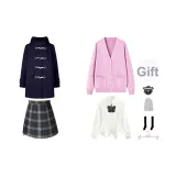 Темно-синий шерстяной пальто + розовый кардиган + белая длинная рубашка + шестиклассная короткая юбка + бабочка, значок + носки до икры + пылезащитный чехол + вешалка