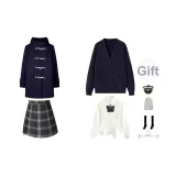 Темно-синий шерстяной пальто + темно-синий кардиган + белая длинная рубашка + темно-синяя юбка + банты, значок + носки до икры + пылезащитный чехол + вешалка