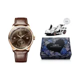 Розовый корпус, коричневый циферблат, коричневый кожаный ремешок.