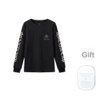 Чёрный подошва с розовыми буквами.