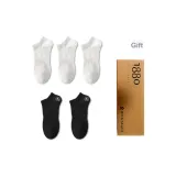 5 пачек коробок (3 белых + 2 черных)