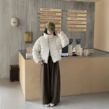 Молочно-белый