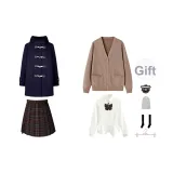 Темно-синий шерстяной пальто + коричневый кардиган + белая длинная рубашка + юбка с оборками + бант, значок + носки до икры + пылезащитный чехол + вешалка