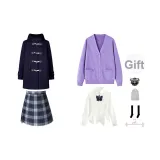 Темно-синий шерстяной пальто + фиолетовый кардиган + белая длинная рубашка + короткая юбка января + банты, значок + носки до икры + пылезащитный чехол + вешалка
