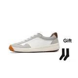 Белые и серые носки