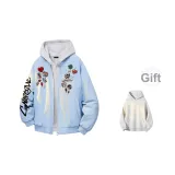 Светло-синяя куртка с бейсбольным воротником (в комплекте с высококачественным белым свитшотом серого цвета с фотинией)