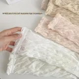 Молочно-белый