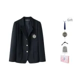 Темно-синий костюм, в комплекте бесплатно: галстук + пылезащитный чехол + значок