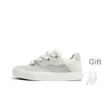 Белые носки в клетку