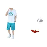 Белый топ + синие шорты