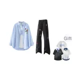 Синяя и белая рубашка с полосками + черные повседневные штаны (в комплекте с случайной футболкой с принтом)