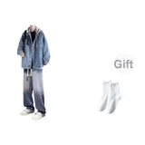 [Однотонная куртка светло-синего цвета + градиентные джинсы черного и серого цвета]