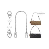 Серебряный (Декоративная цепочка 40 см + Белый клевер четырехлистный, сердце, пряжка 16 см)