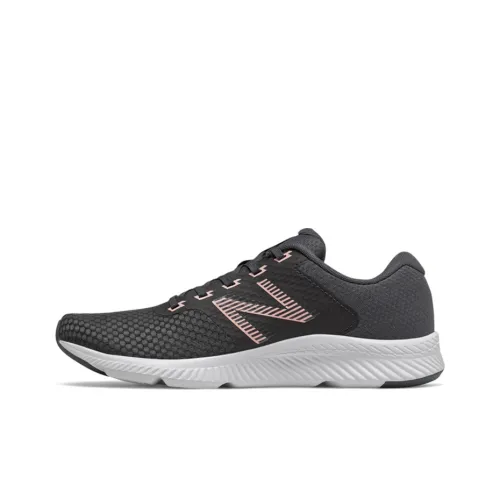 New Balance NB 413 Low Топ Беговые кроссовки Женские Черный