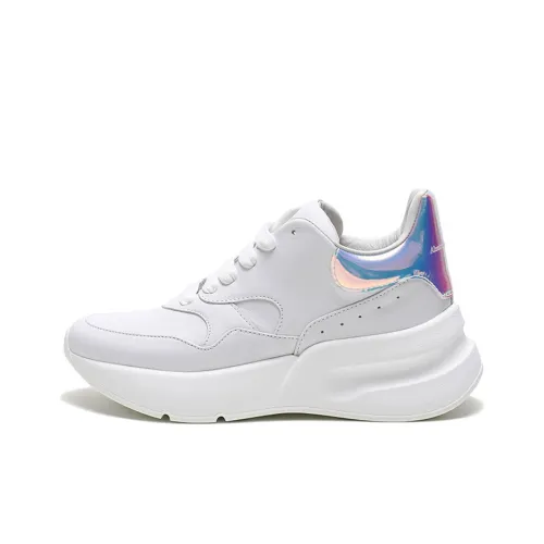 Alexander McQueen Беговые кроссовки Женские Белые Radiation