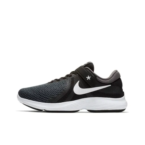 Nike REVOLUTION 4 Беговые кроссовки Низкий Топ Женские