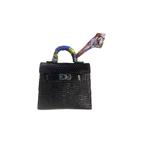 HERMES Kelly Кожа Подвески Черный Унисекс