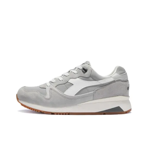 DIADORA V7000 Беговые кроссовки Низкий топ Унисекс