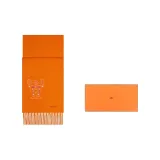 В комплекте с коробкой