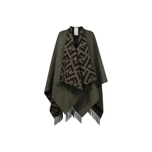 FENDI Шали Женские