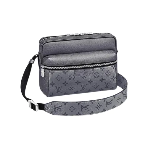 LOUIS VUITTON Outdoor Canvas Leather Messenger Bag Crossbody Bag Shoulder Bag Men's Gray Black LOUIS VUITTON На открытом воздухе Холст Кожа Посылка Сумка Сумка через плечо Мужская Серый Черный