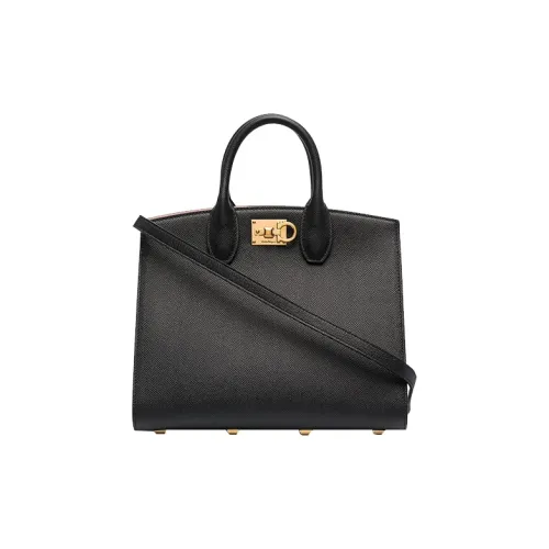 FERRAGAMO Телячья кожа Сумка Стандартная Женская Черная