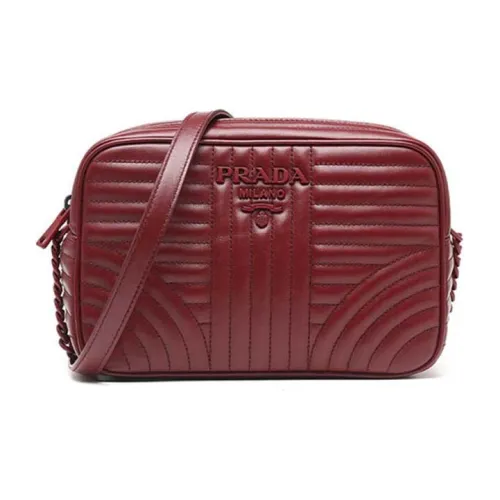 PRADA Сумка через плечо из коровьей кожи маленькая женская темно-красного цвета