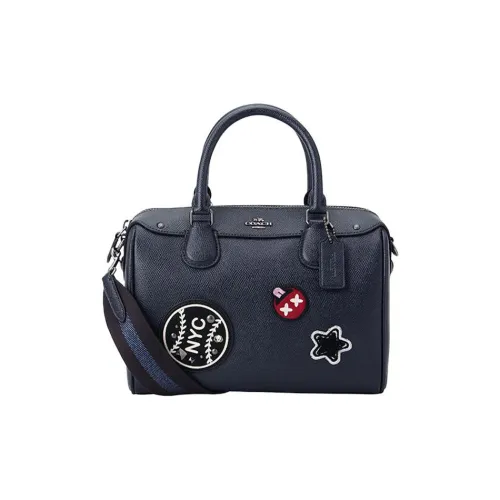 COACH Bennett Клатчи Женские