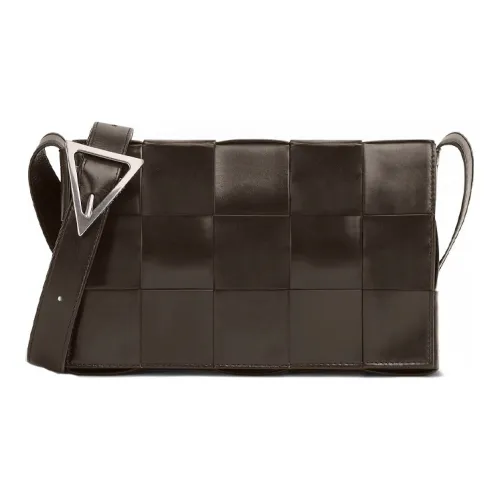 Bottega Veneta Intreccio Ткани вязаные Коровья кожа Сумка тофу Сумка через плечо Клатч Средний Мужской Темный шоколад