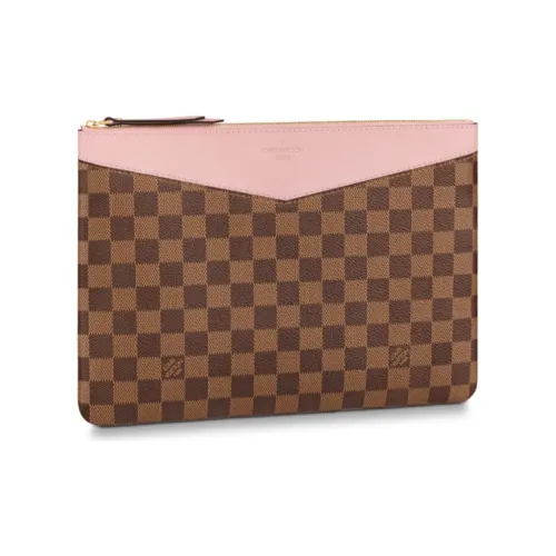 LOUIS VUITTON Женские клатчи