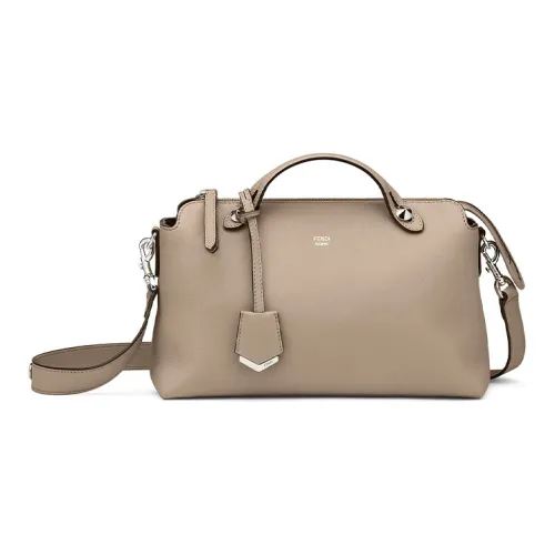 FENDI Сумки Женские